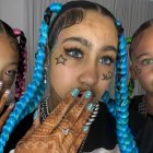 North West, junto a dos de sus amigas. La foto fue subida a su cuenta de TikTok con la intención de divertirse.