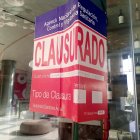 Sello de clausura en el restaurante.