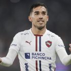 Lisandro Alzugaray de LDU Quito celebra un gol en un partido de semifinal de la Copa Libertadores entre LDU Quito y Palmeiras.