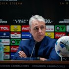 El técnico brasileño durante la rueda de prensa post partido.