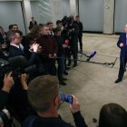 El presidente Vladimir Putin, se reúne con los medios de comunicación después de asistir a una reunión de la Sociedad Geográfica Rusa en Moscú el 23 de octubre de 2025.