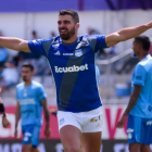 El venezolano Alexander González seguirá vistiendo la camiseta de Emelec hasta final de temporada.