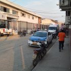 Un comerciante herido recibió atención médica en Salitre y luego fue trasladado a Guayaquil.