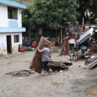 Al menos 10 familias resultaron afectadas por las intensas lluvias registradas el viernes 24 de octubre, que provocaron inundaciones y deslizamientos de tierra.