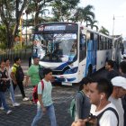 Priorizar a los peatones y fomentar el uso de transporte público es la sugerencia de expertos para aplicar en la movilidad de Guayaquil.