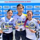 Doménica Mora (i), Juan David Espinoza y Doménica Azuero fueron los tres podios ecuatorianos en Brasil.