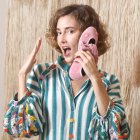 Impulsa una marca que celebra el lujo artesanal.