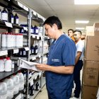 Primer lote de medicamentos del IESS llega a Quito.