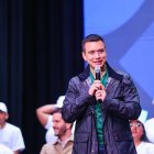 Daniel Noboa durante el lanzamiento del programa Jóvenes en Acción, en el Teatro Pumapungo de Cuenca.