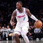Terry Rozier es jugador de los Miami Heat y permanece arrestado.