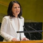 Annalena Baerbock, presidenta de la Asamblea General de la ONU, condujo la votación sobre el embargo a Cuba