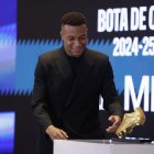 Kylian Mbappé recibió la Bota de Oro de la temporada 2024-2025.