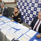 La presidenta del CNE, Diana Atamaint, aseguró que las papeletas oficiales son trasladadas or las FF.AA.