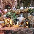 El montaje del pesebre requirió setenta días de trabajo continuo por un equipo de seis personas.