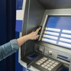 Los cajeros automáticos permitirán realizar transacciones como retiros y depósitos.