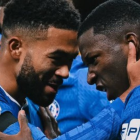 Moisés Caicedo celebra el gol del Chelsea ante Tottenham.