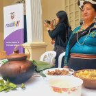Espacio. Las mujeres lojanas han hallado en la cocina un espacio de encuentro, resistencia, dignidad y esperanza para toda su comunidad.