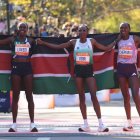 Hellen Obiri rompió el récord de la prueba femenina que data de 2003.