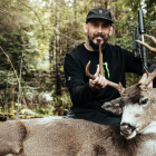Marlon ‘Chito’ Vera compartió fotos cazando un ciervo.