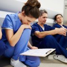 Uno de cada cuatro médicos en Ecuador padece agotamiento severo, según un estudio de la UTPL.