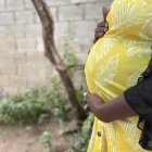 Fotografía cedida por World Vision Latinoamérica donde se observa a una mujer haitiana en embarazo en Santo Domingo (República Dominicana).