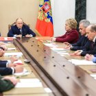 El presidente ruso Vladimir Putin asiste a una reunión con miembros del Consejo de Seguridad en el Kremlin, Moscú, Rusia, el 5 de noviembre de 2025.
