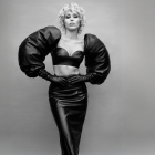 Miley Cyrus es una de las artistas internacionales que luce frecuentemente diversos looks de cuero.