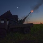 En la imagen, el Zu-22-3, un cañón aéreo de la era soviética empleado para derribar drones kamikaze "Shahed" cerca de Járkov.