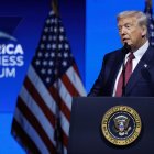 El presidente de Estados Unidos, Donald Trump, interviene en la edición inaugural del America Business Forum, celebrada en Miami, Florida, EE.UU.