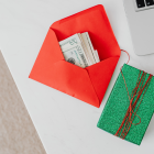 Referencial. El Décimo Tercer Sueldo o bono navideño será adelantado por el sector público y varias empresas privadas.