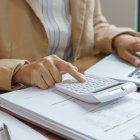 El SRI mantiene el calendario tributario de noviembre 2025 con vencimientos escalonados del 10 al 28, según el noveno dígito del RUC.