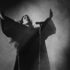 La artista británica emocionó a miles con su versión en español del clásico de Miranda!.