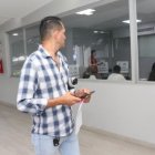 Es permitido ingresar con el celular al recinto, pero no se puede utilizarlo mientras se realiza el sufragio.