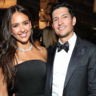 La prensa internacional ha seguido a los actores Jessica Alba y Danny Ramirez. Ahora su romance es oficial.