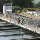 Trabajos. Interagua explicó a EXPRESO el funcionamiento de cada área de la planta La Toma. Se forman pequeñas piscinas de agua mientras es procesada.