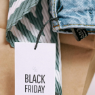 Varias tiendas nacionales e internacionales ofrecerán descuentos en sus prendas.