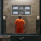 Fotografía tomada de la cuenta en X del presidente de Ecuador, Daniel Noboa, del exvicepresidente de Ecuador Jorge Glas Espinel en su celda este lunes, en la cárcel del Encuentro, en Santa Elena (Ecuador).