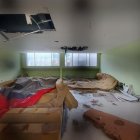 Escombros son parte del panorama normal en las instalaciones del CEAR de Carpuela.