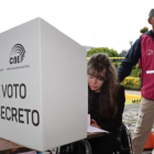 En caso de que gane el SI, el Ecuador acudirá a las urnas dos veces más.
