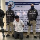 La Policía Nacional detuvo a Jairo Zambrano, líder de Los Lobos, durante un operativo en el sur de Quito.