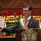El presidente constitucional de Bolivia, Rodrigo Paz Pereira, pronuncia un discurso, luego de su investidura en La Paz (Bolivia), el 8 de noviembre de 2025.