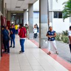 Poca concurrencia de personas  a ejercer el voto, en el recinto Colegio Nacional Guayaquil.