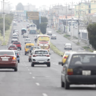 En la panamericana norte, el flujo de vehículos  tiene un ligero incremento, personas viajan en bus o eb en autos particulares a ejercer su derecho al voto.