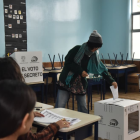 En el colegio Benalcázar, ubicado en el norte de Quito, la jornada electoral se lleva a cabo con normalidad