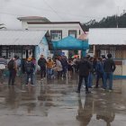 Apawki Castro reacciona en X ante señalamientos del ministro del Interior sobre papeletas falsas en Esmeraldas.