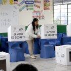 El CNE informó que poco menos de la mitad de los electorales ya había votado hasta las 13:00 del 16 de noviembre.