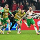 Jugadores de Irlanda celebraron el triunfo que les dio el pase al repechaje para el Mundial 2026.