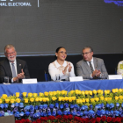 Autoridades del Consejo Nacional Electoral durante acto oficial en el marco de la jornada electoral 2025.