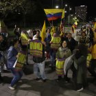 Un grupo de ciudadanos que en la consulta popular optaron por decir no a las preguntas el domingo 16 de noviembre de 2025.