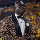 Segundo Castillo, exjugador de fútbol, es amante de la moda.